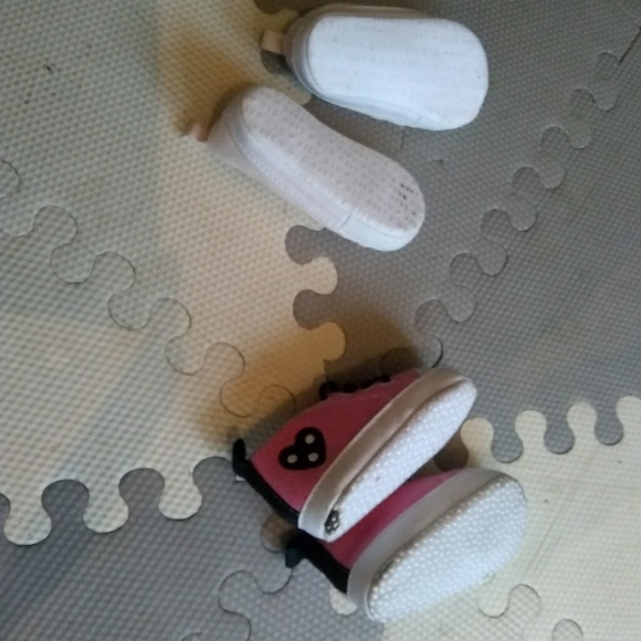 🌠Baby Girls Bundle Size 1 Shoes - Picture 2 of 4